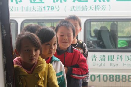 仁心守护十四载,武汉普瑞眼科医院用爱绘就光明长卷