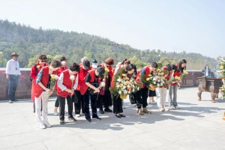 仁心守护十四载,武汉普瑞眼科医院用爱绘就光明长卷