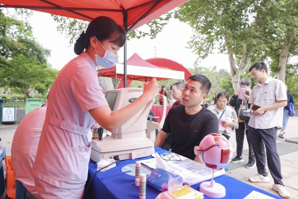 武汉普瑞眼科医院积极参与 2025 年「服务百姓健康行动」活动