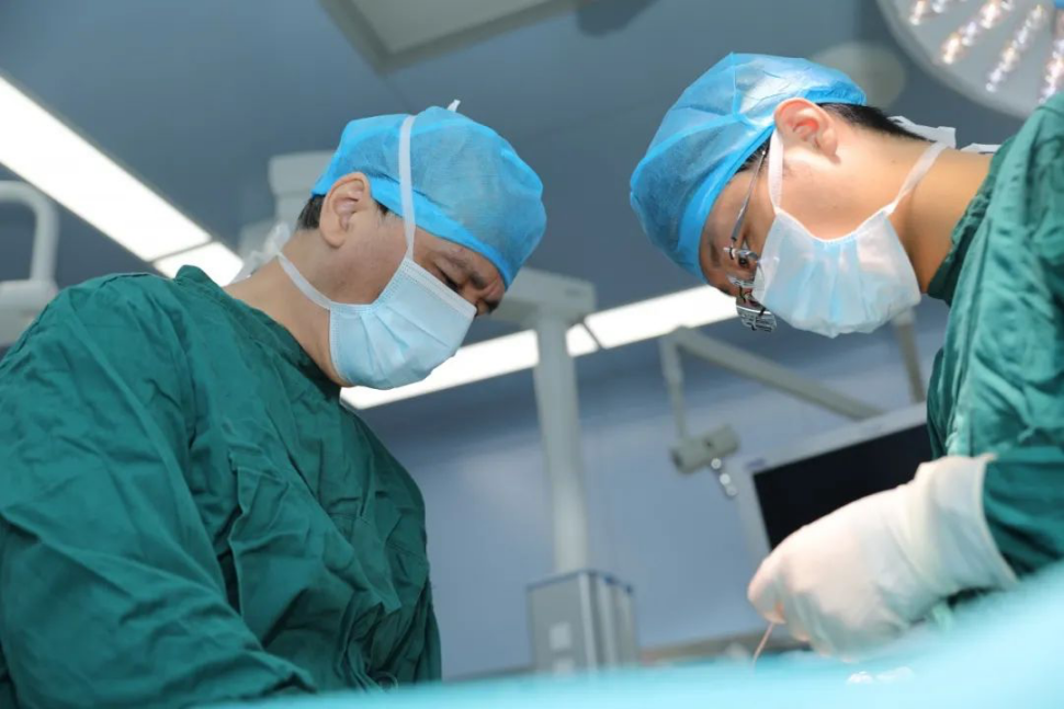 宝宝哭闹后腹股沟鼓包？警惕这个容易被误诊的「隐形杀手」！