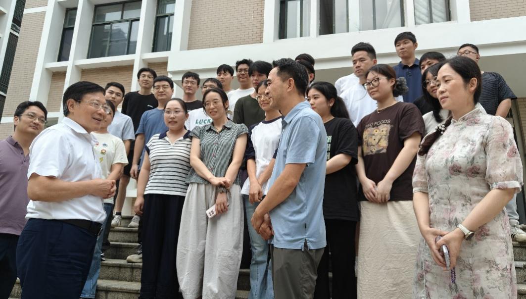 南昌大学党委书记罗嗣海调研校神经科学研究所并指导发展工作