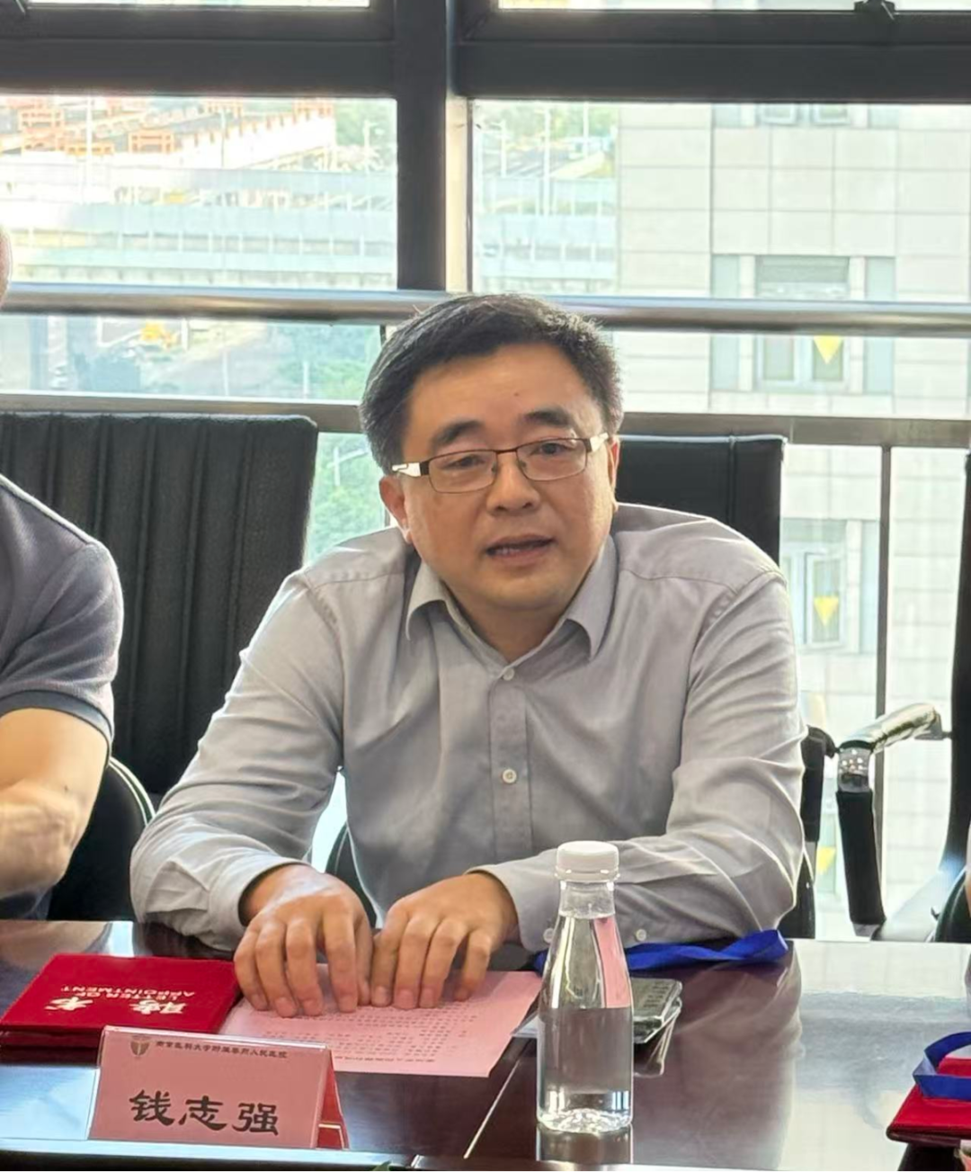 泰州市人民医院聘任 12 名行风监督员:以社会「慧眼」护航清廉医院建设行稳致远