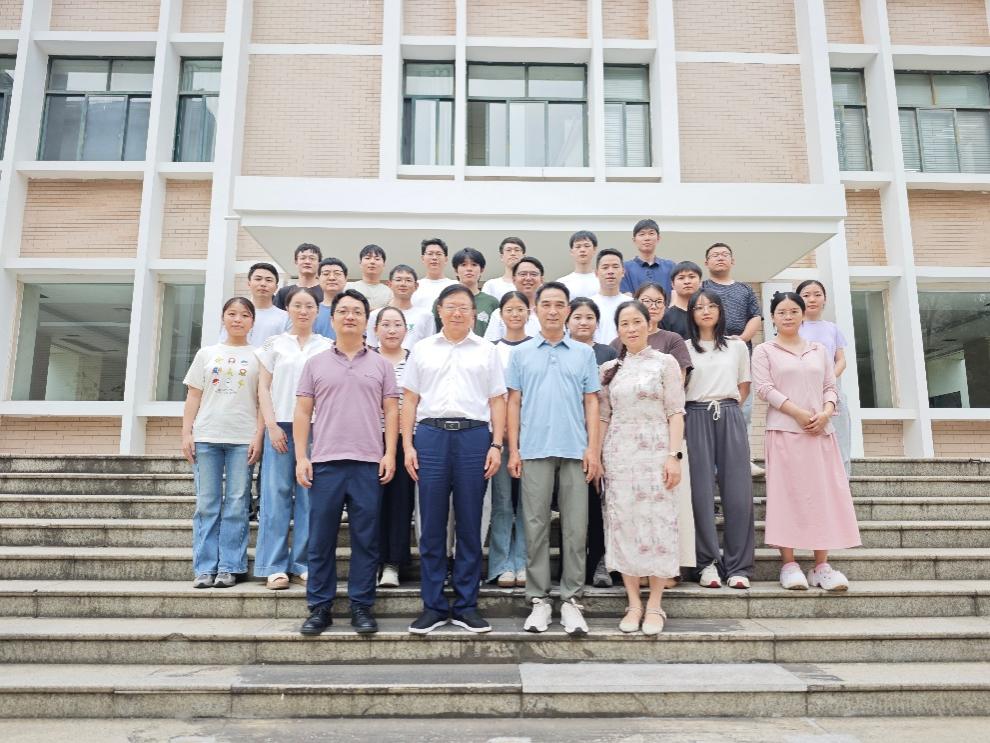 南昌大学党委书记罗嗣海调研校神经科学研究所并指导发展工作