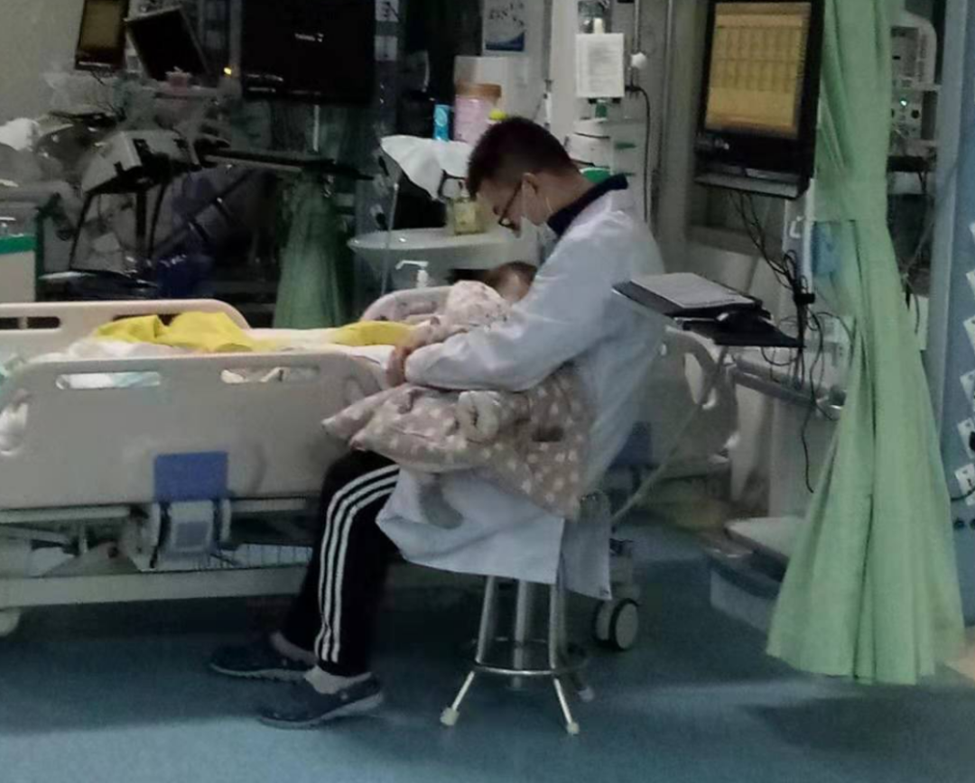 D957 次列车上的施救者,原来你是这样的黄任飞!