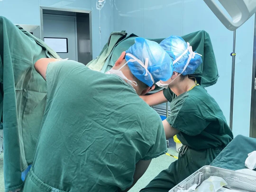 37 岁男子肛周肿痛拖延一周，竟发展为肛周坏死性筋膜炎！