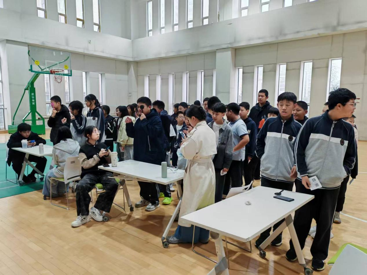 【近视防控进校园】西安市中心医院携手西安华厦眼科医院联合开展校园视力筛查纪实