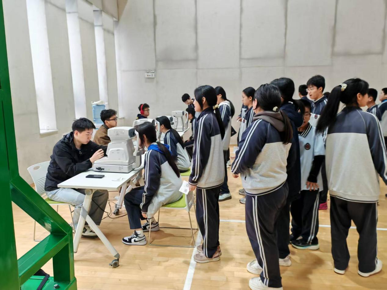 【近视防控进校园】西安市中心医院携手西安华厦眼科医院联合开展校园视力筛查纪实
