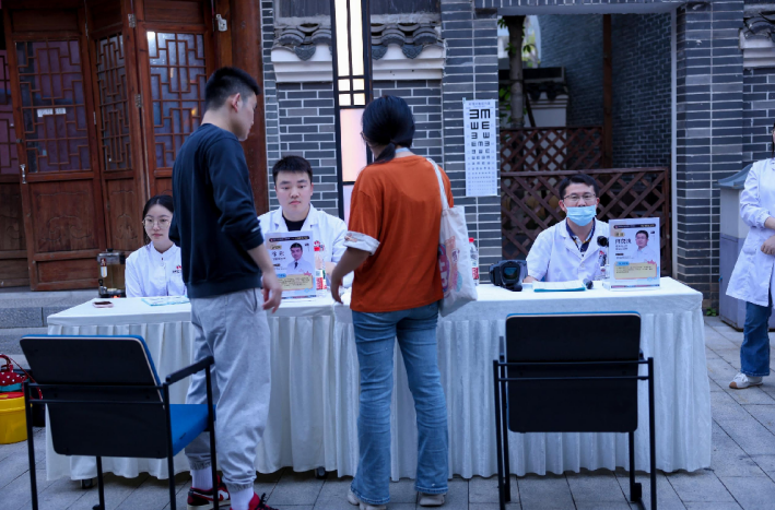 洋湖草莓养生节秒变打卡热地，带你玩出健康力！