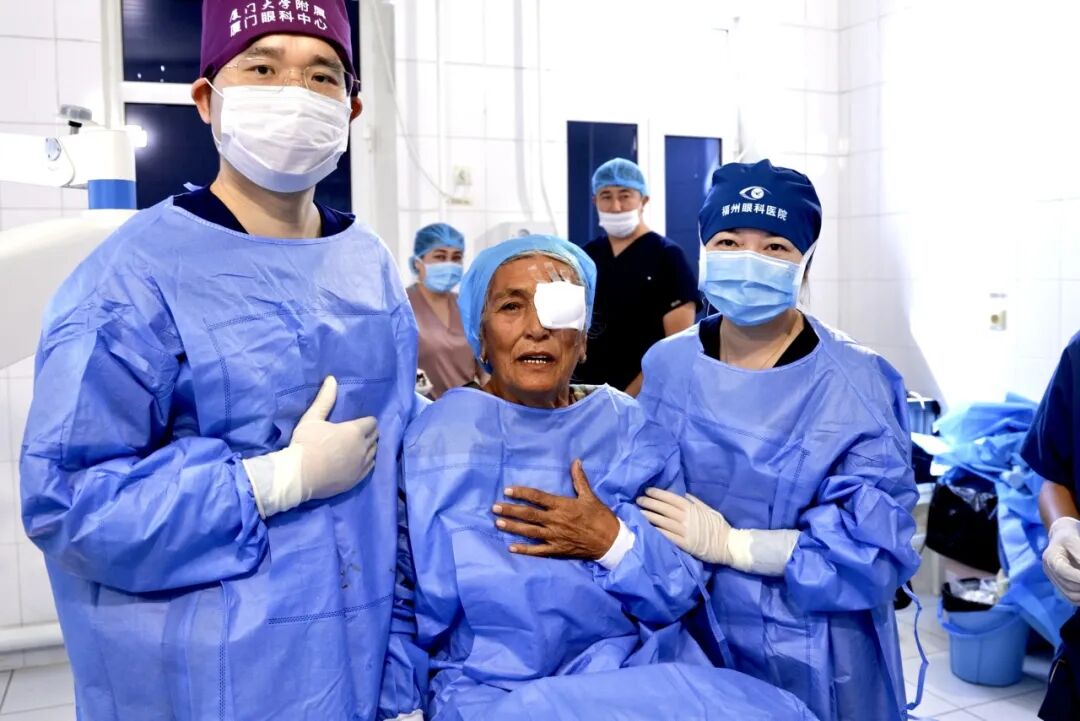 助力新时代「健康丝路」！华厦眼科帮助 146 名乌兹别克斯坦患者重见光明