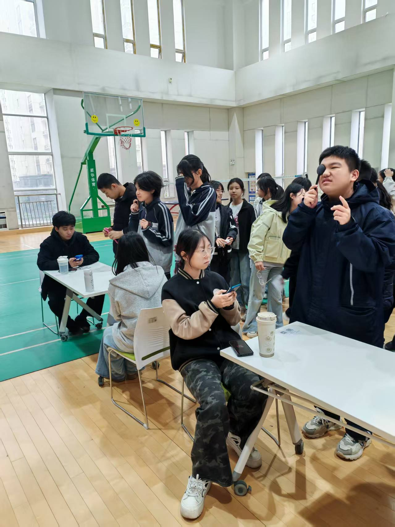 【近视防控进校园】西安市中心医院携手西安华厦眼科医院联合开展校园视力筛查纪实