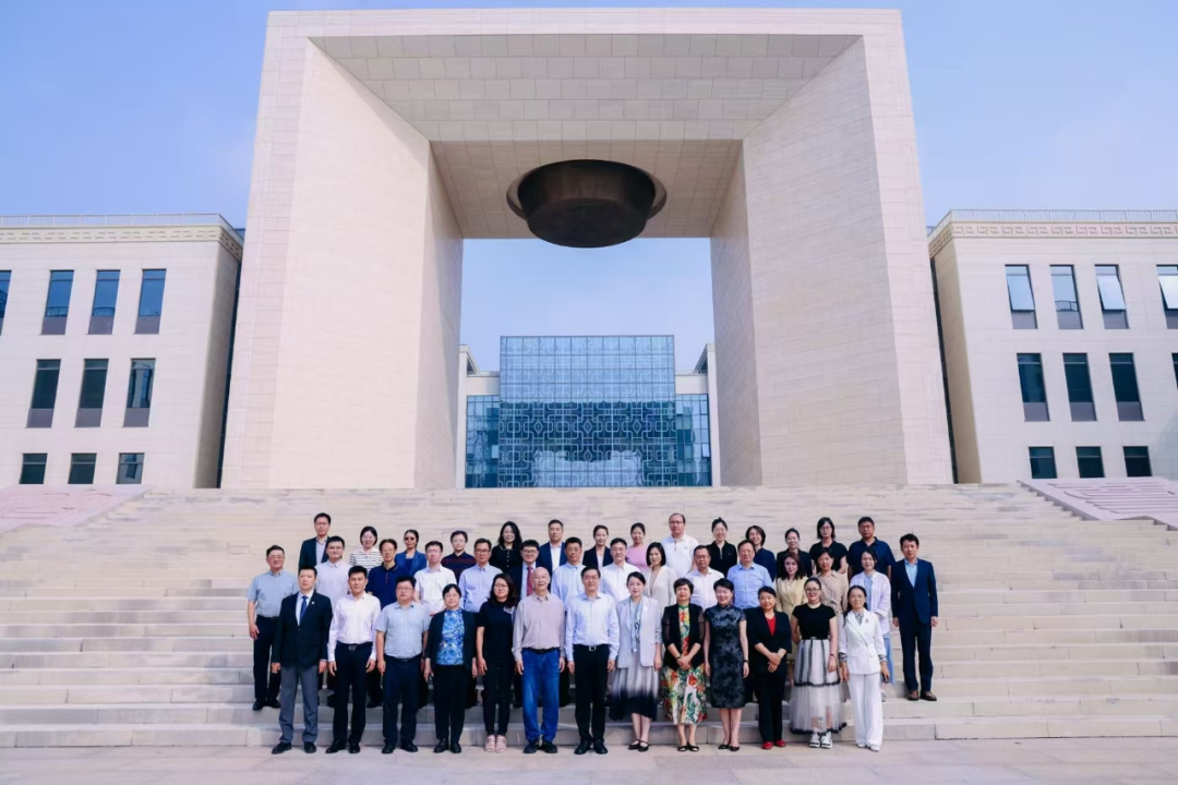 艺术与医学的融合:重塑医学的温度与高度