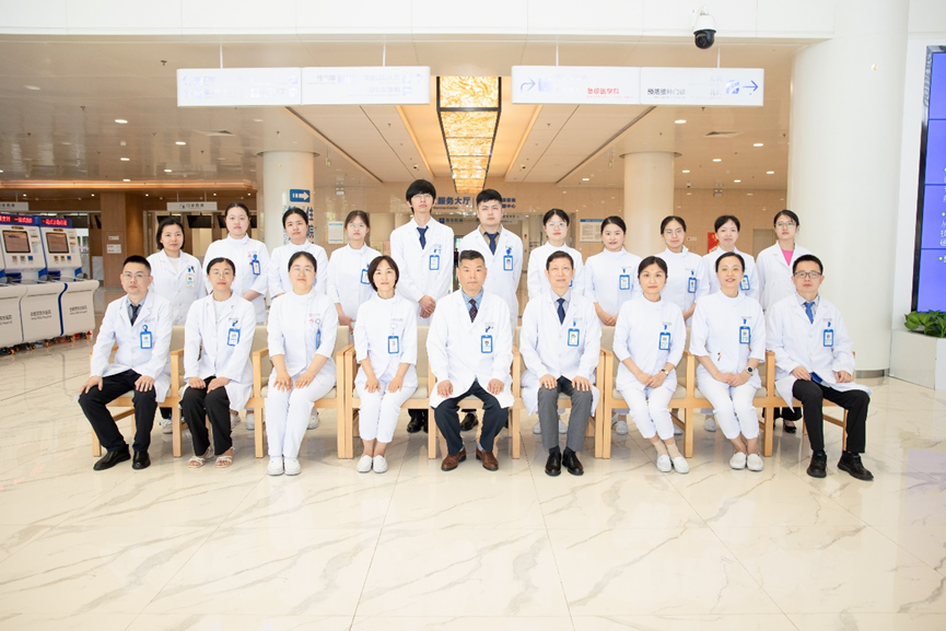 惊险！3 岁男孩误吞硬币卡喉，家长第一时间该做啥？