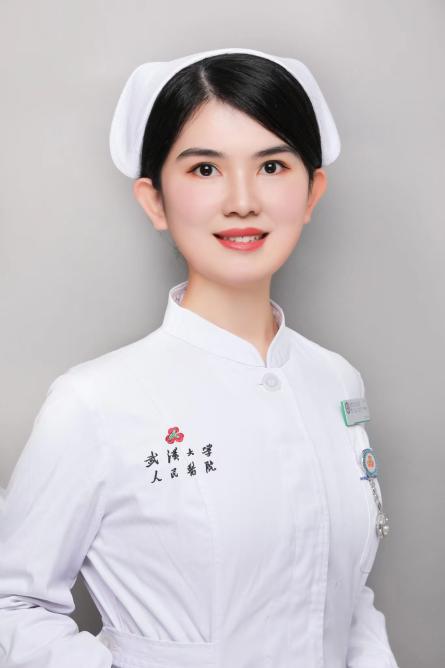 武汉地铁站内再度上演「生死时速」  ！武大人民医院护士跪地救人为突发猝死乘客点亮生的希望