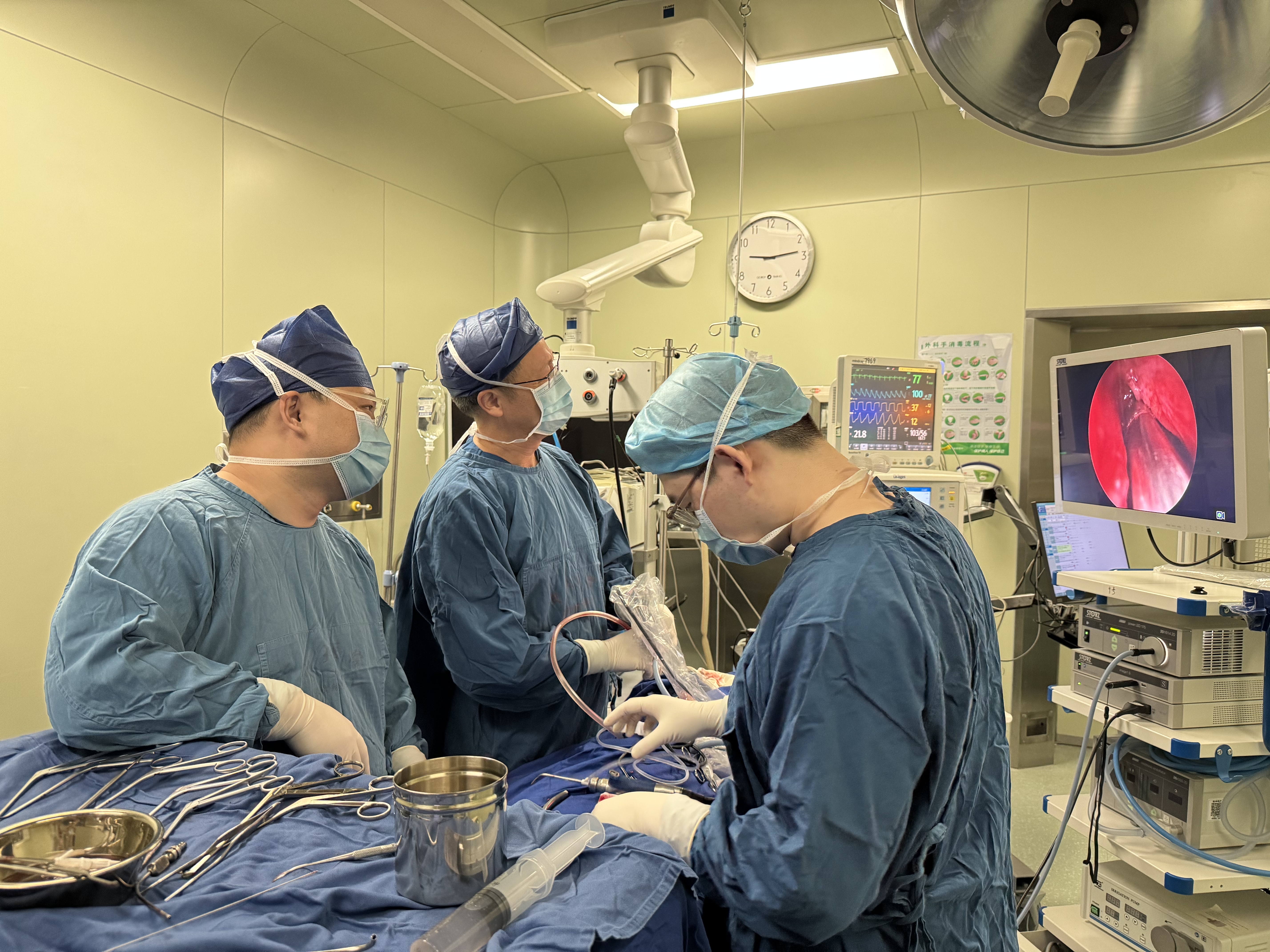 鼻内镜「精准拆弹」，中大医院专家微创切除颅底脊索瘤