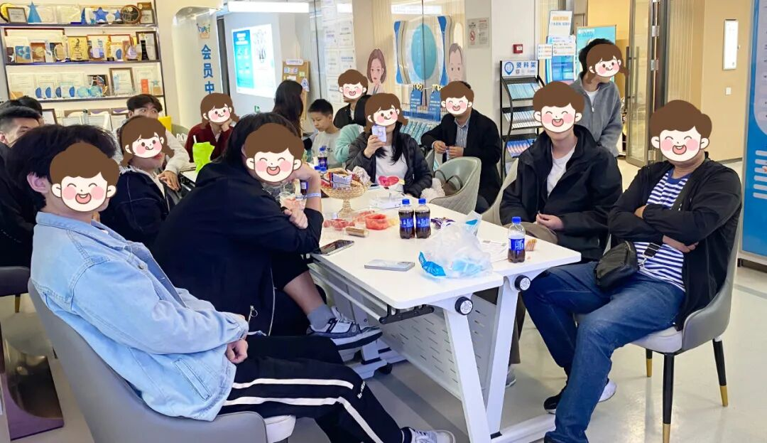 聚焦近视 武汉普瑞眼科医院成功举办可视化近视手术圆桌交流会