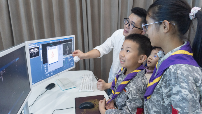 益她健康亲子公益科普，卓越少年走进海扶刀发源地探秘中国原创硬科技