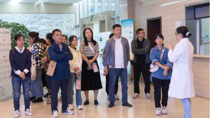 益她健康亲子公益科普，卓越少年走进海扶刀发源地探秘中国原创硬科技