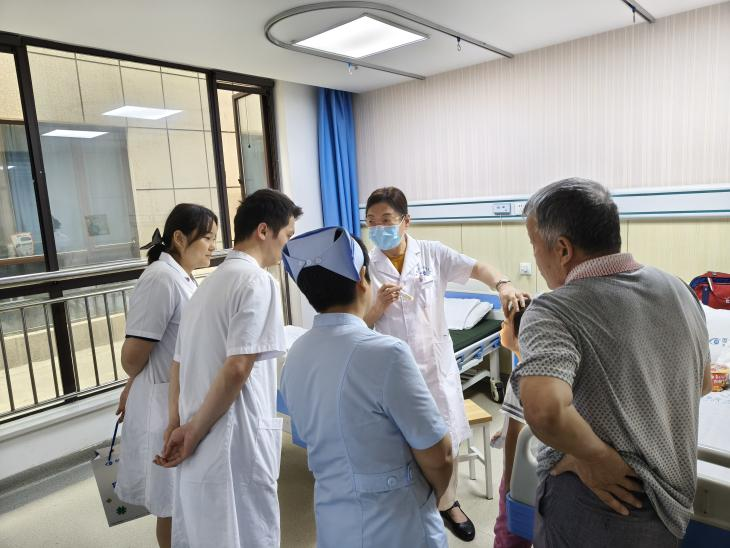 「小眼睛」变大眼萌娃 西安华厦眼科成功为罕见复杂先畸患儿成功矫治