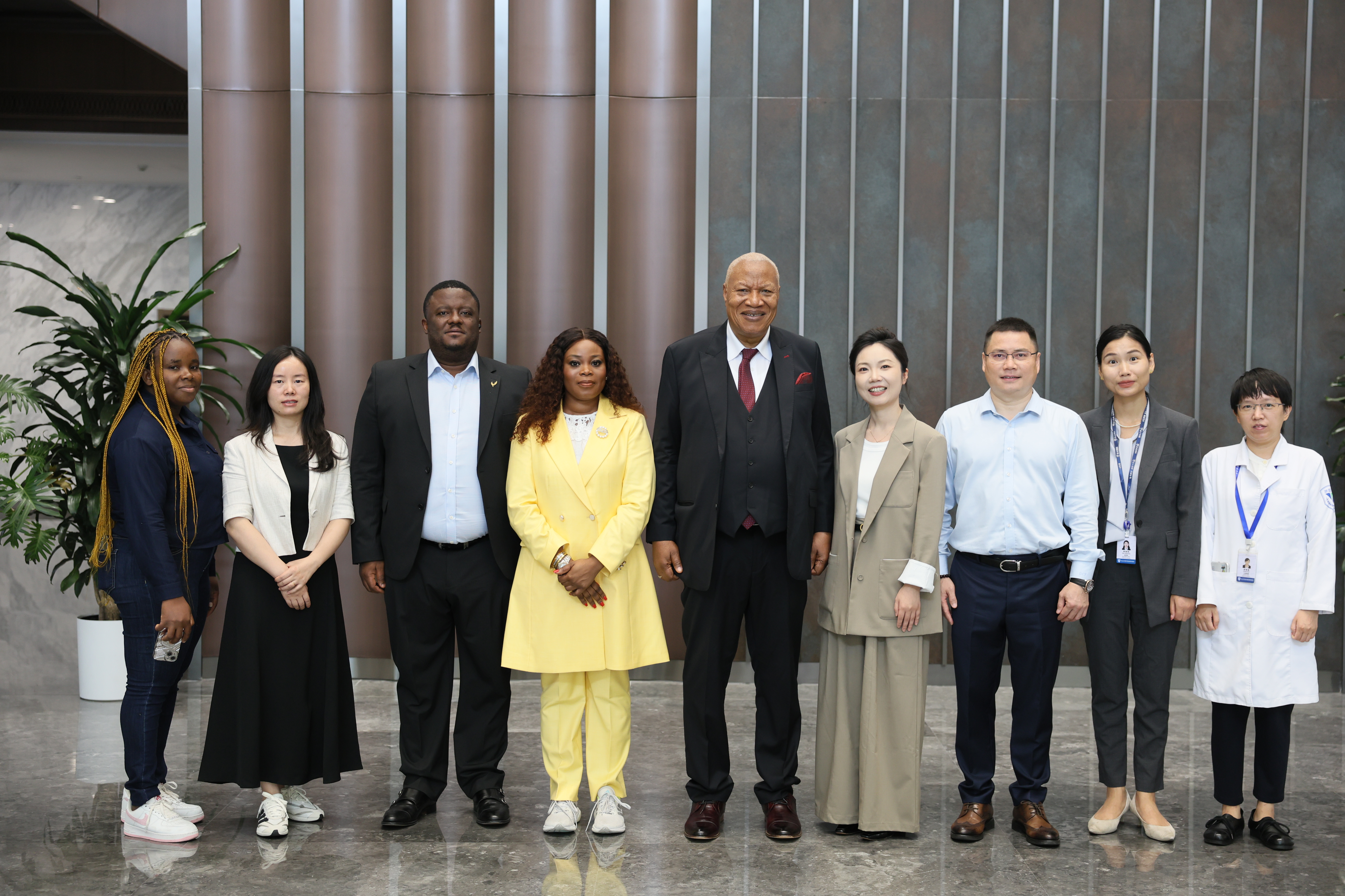 加纳代表团到访浙大四院交流:点赞国际化医疗服务,期待深化医疗合作