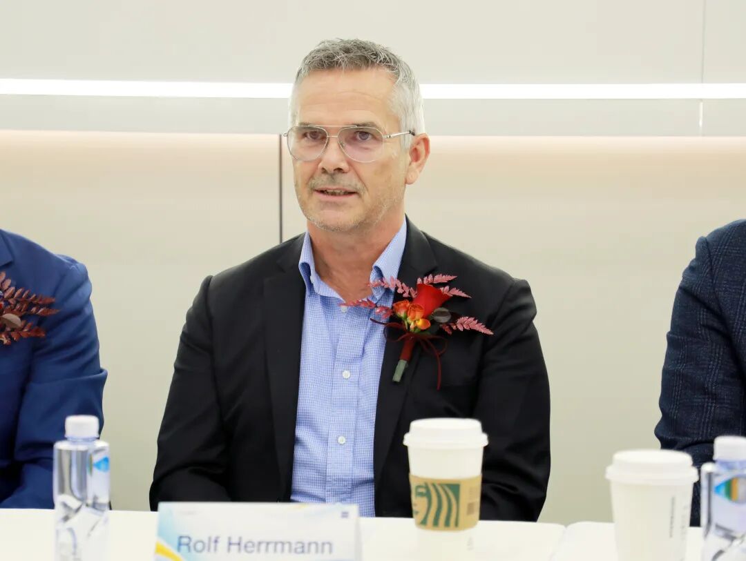 共启眼健康服务新程|全国首家蔡司眼健康中心落户济南华视眼科医院