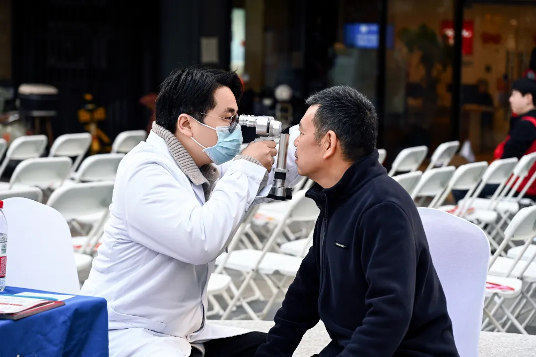 武汉普瑞眼科联合球场街道成功举办重阳节广场舞大赛