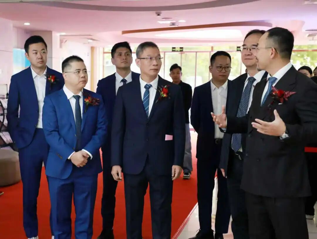 共启眼健康服务新程|全国首家蔡司眼健康中心落户济南华视眼科医院