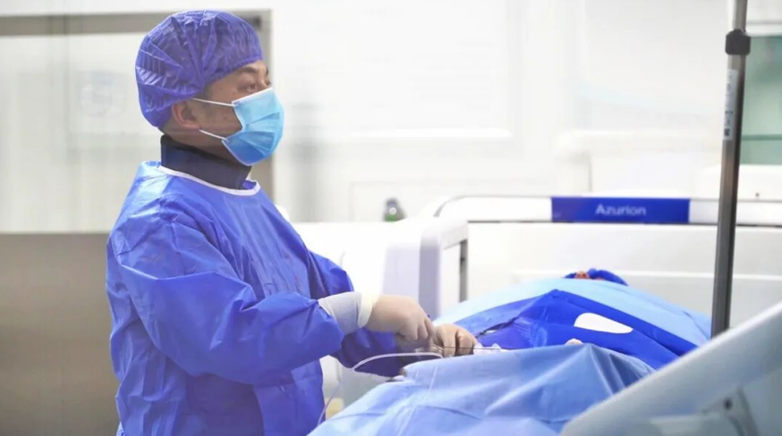 神经内科段海宇：风趣幽默的「介入高手」，26 分钟刷新生命时速的「走心医者」