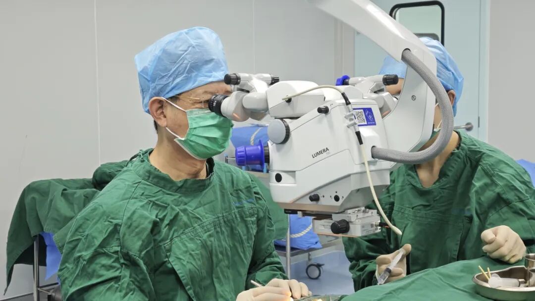 眼科专家付汛安丨四十载坚守,为眼疾患者点亮希望之光