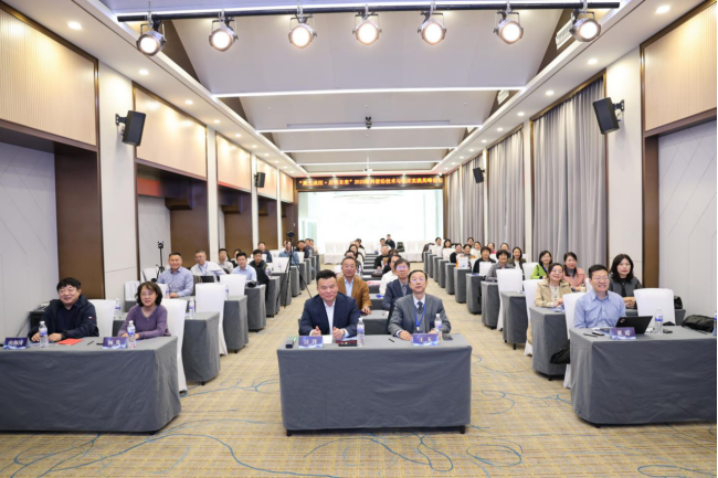 华厦眼科学术赋能区域发展！2025 眼科前沿技术与临床实践交流会在青岛召开