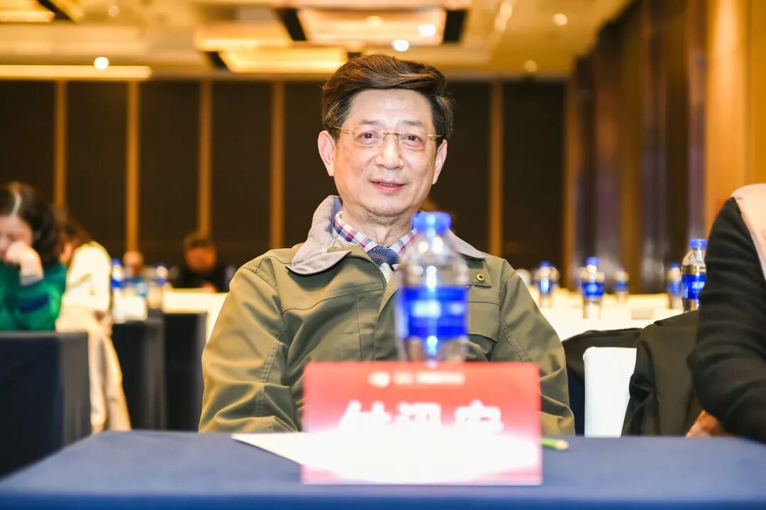 眼科专家付汛安丨四十载坚守,为眼疾患者点亮希望之光