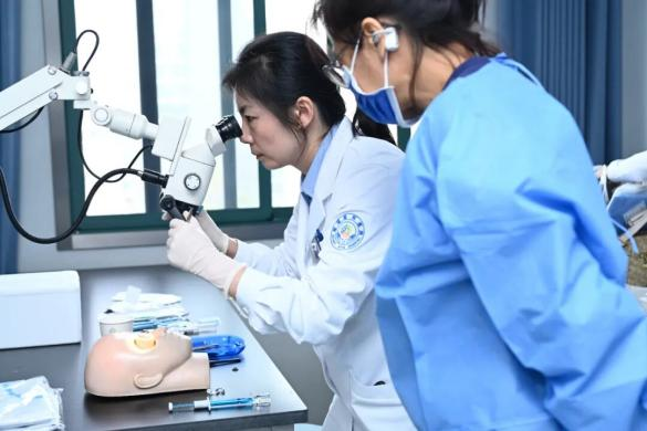 第八届普瑞眼科琴台论坛暨 ICL 实操教学交流会在汉成功举办