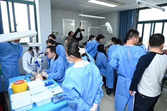 第八届普瑞眼科琴台论坛暨 ICL 实操教学交流会在汉成功举办