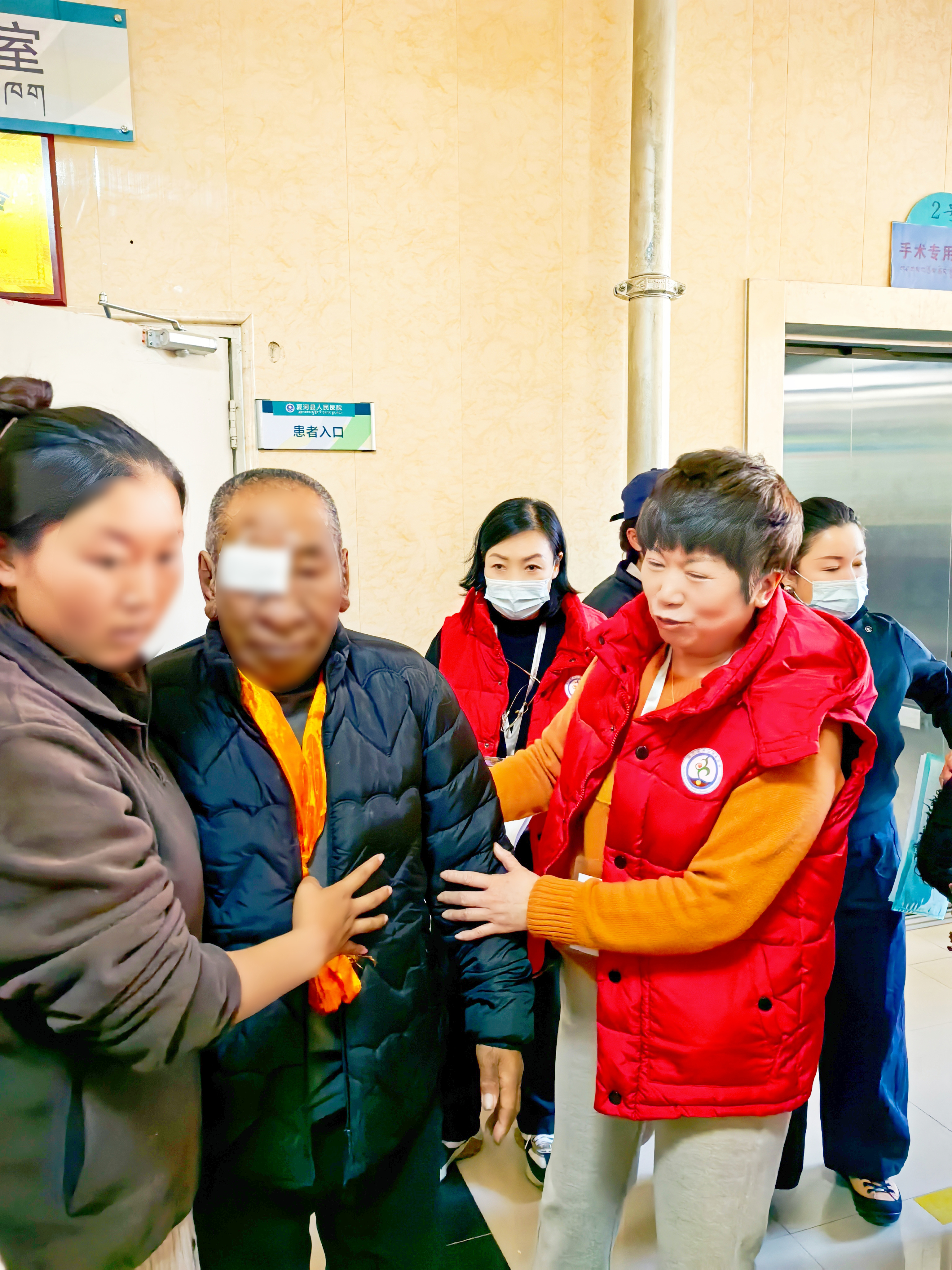 跨越千里 为 Eye 前行｜北京华厦民众眼科医院「夏河光明行」公益活动传递光明温暖