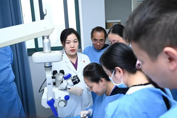 第八届普瑞眼科琴台论坛暨 ICL 实操教学交流会在汉成功举办