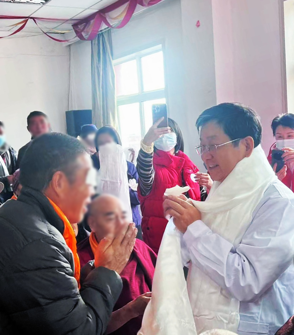 跨越千里 为 Eye 前行｜北京华厦民众眼科医院「夏河光明行」公益活动传递光明温暖