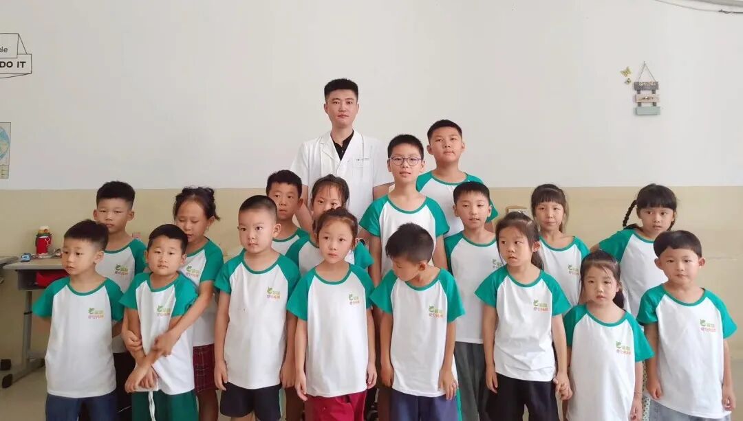 三墩「小候鸟」们爱眼护眼公益活动圆满结束