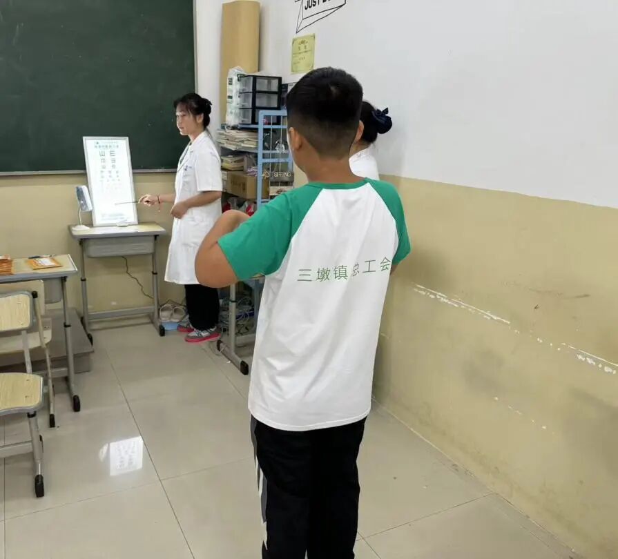 三墩「小候鸟」们爱眼护眼公益活动圆满结束