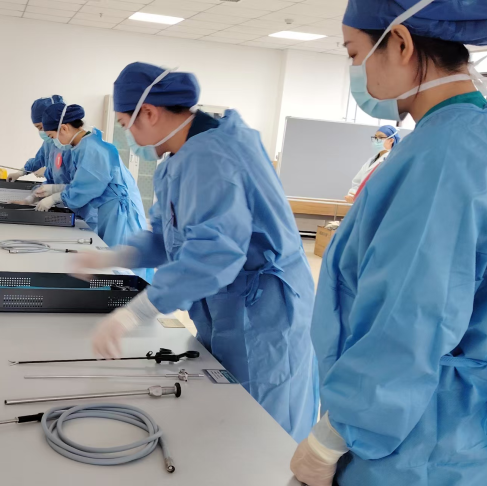 2025 年洛阳市第四届手术室专科操作技能竞赛在河科大二附院成功举办