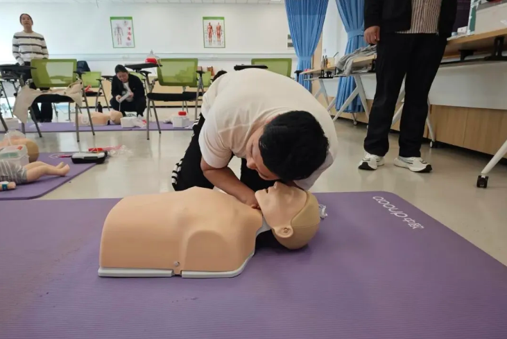 掌握救命技能,赋能生命守护 | 前海人寿广州总医院 AHA 国际急救员培训圆满结束!