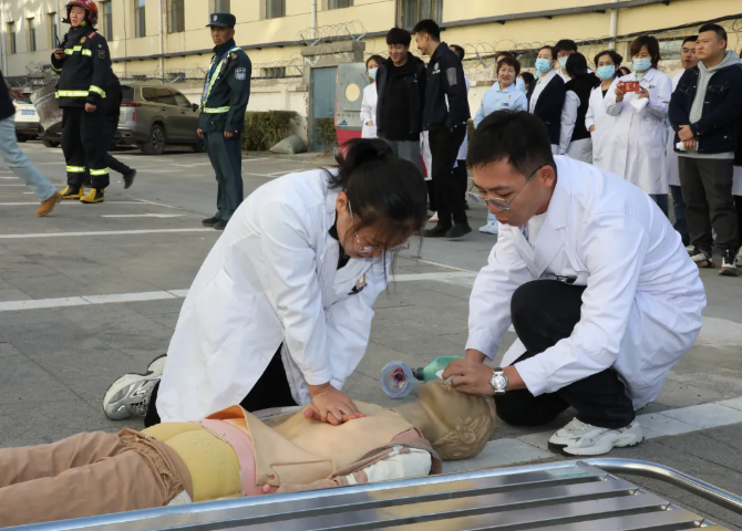 筑牢生命防线！包头市肿瘤医院举行消防应急疏散实战演练