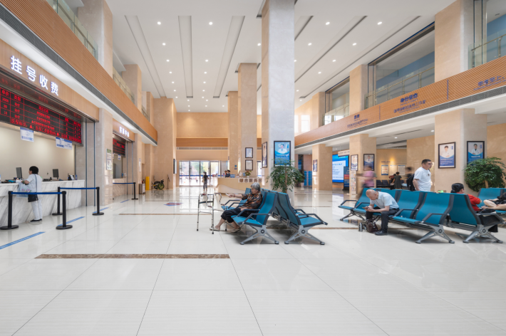 双喜临门!我院荣膺「2025 全国百姓放心示范医院」,曹洪理事长获评「全国医院杰出领导」!