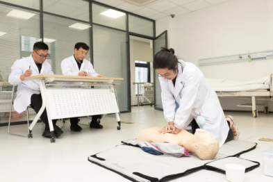 南京医科大学附属泰州人民医院青年医师技能大赛：心肺复苏与气管插管锤炼医疗「尖兵」
