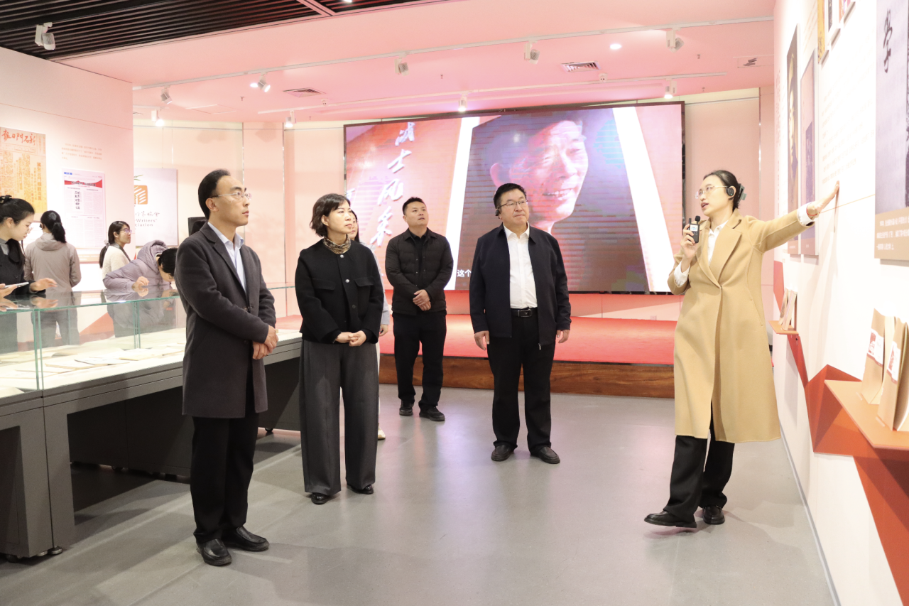 当医学邂逅文学：医大一院赴省文学馆参观学习，让仁心与文心同频共振