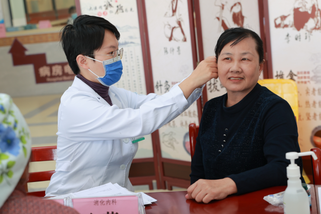 国家岐黄学者、桂派中医大师姚春教授带领医疗专家团队到巴马瑶族自治县民族医院活动纪实