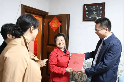 你们是医院的宝贵财富,我们从未忘记——湘潭市第一人民医院开展重阳节慰问活动