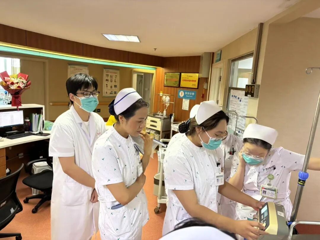 「初心如磐，成长有实：敬畏生命，砥砺前行——规培护士杨浩彤的反思与成长痕」新护士规培成长纪