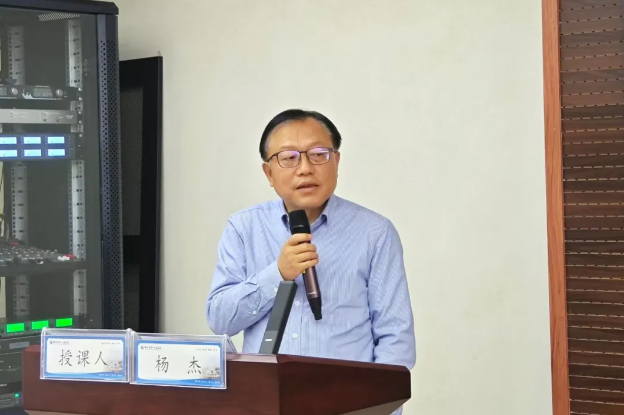 强化师资队伍建设 筑牢医学人才根基