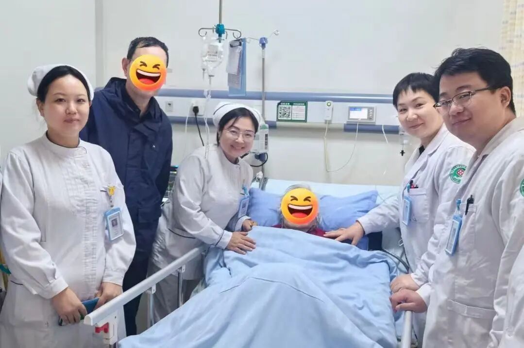 百岁患者陷危局，医者仁心勇担当
