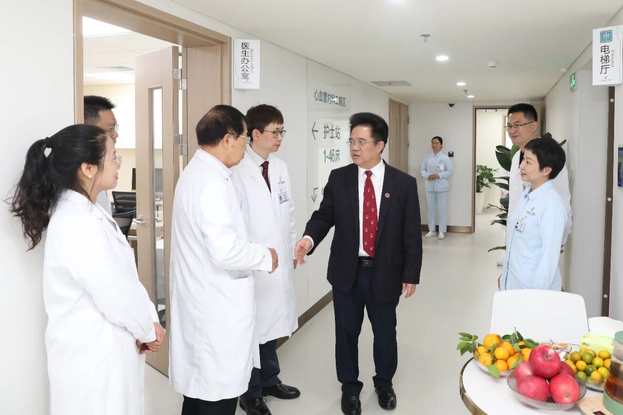 搬迁升级 赋能新篇丨中国—东盟心血管内科一病区、二病区搬迁启用