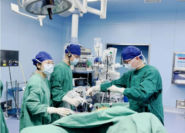 云端「探刀」！荆门这场微创外科直播，把高难度手术变成「公开课堂」